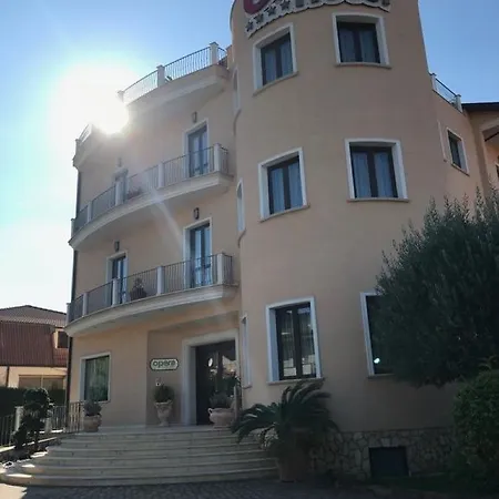 جولو Acconia