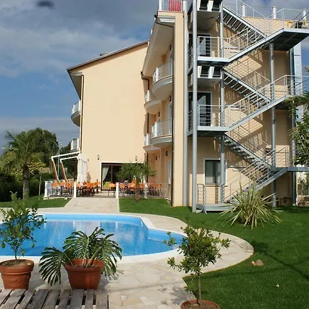 Gullo Hotel